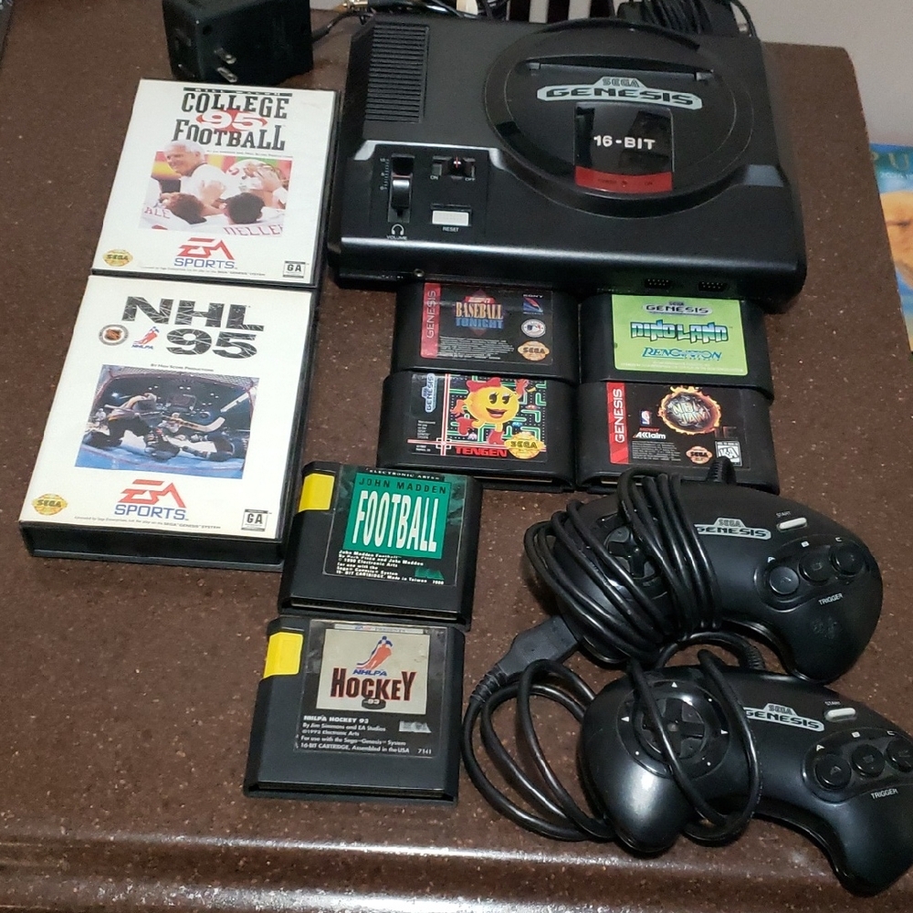 ORIGINAL 16 BIT Sega Genesis Model 1 MK-1601 Console System hardware controllers